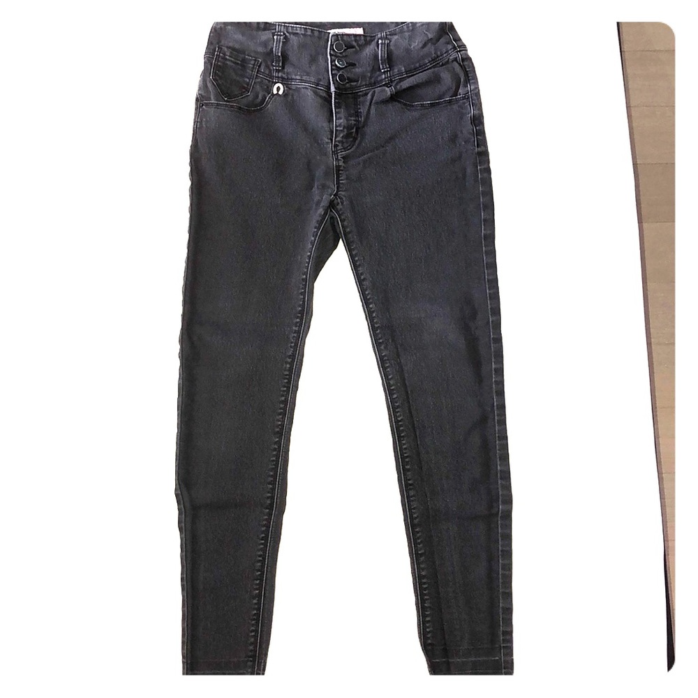 Juicy Judy High Waisted Jeans (Cropped)